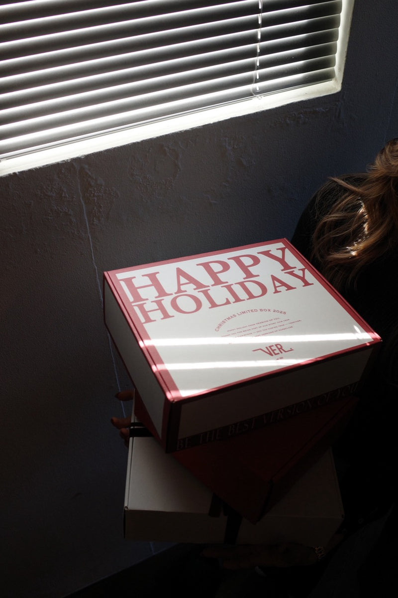 HOLIDAY GIFT BOX【V2542905HD】 – DREAMWORKS Out fitters