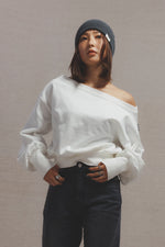 Off-Shoulder Sweatshirt【V2532203】