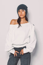 Off-Shoulder Sweatshirt【V2532203】