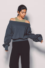 Off-Shoulder Sweatshirt【V2532203】